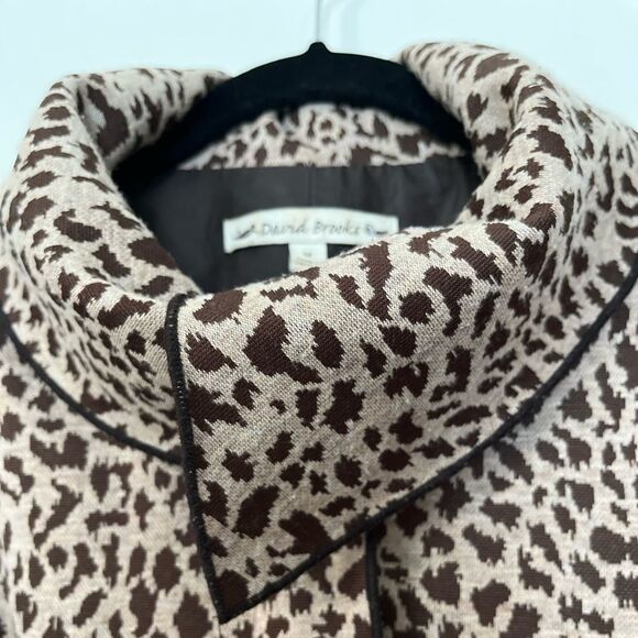 David Brooks leopard print long sleeved cardigan/blouse, wide ties, snaps, Med - Picture 7 of 11